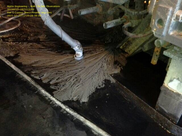 為解決傳送帶上的回運(yùn)物料問(wèn)題，技術(shù)人員安裝了 CleanSc